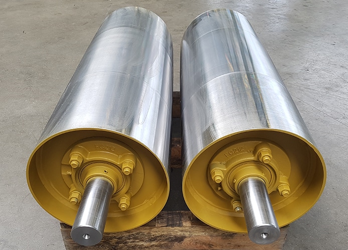 idler drum and conveyor roller for conveyors